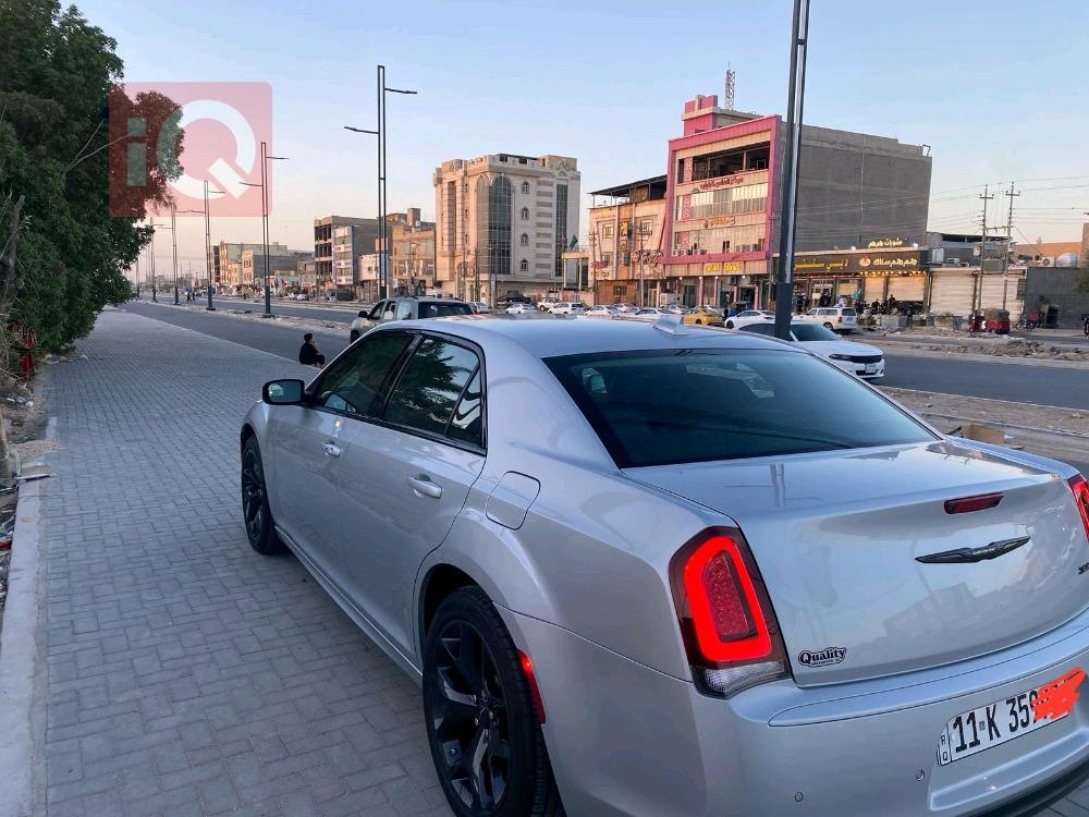 كرايسلر 300